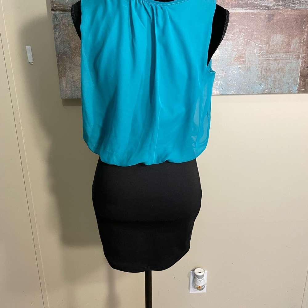 Dress - Picture 4 of 4